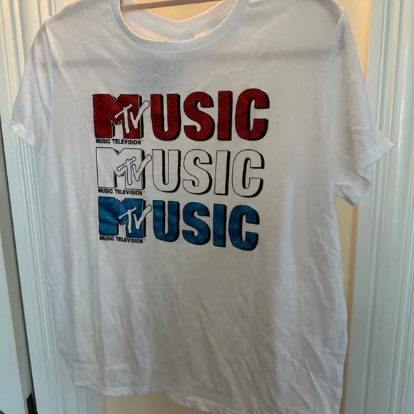 Tshirt - Picture 2 of 2